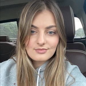 Meet your Posher, Simina